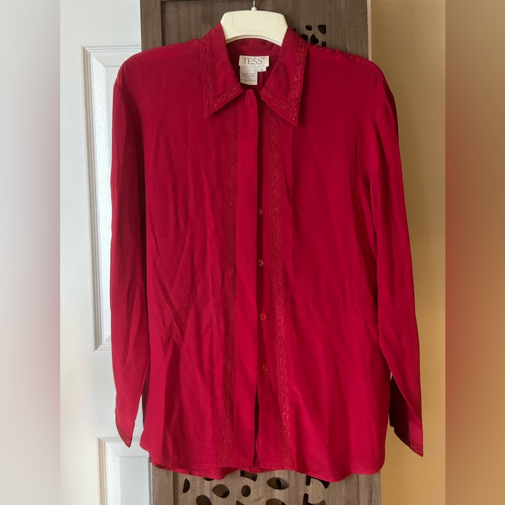 ‘80s Women's Red Silk Button Down Shirt